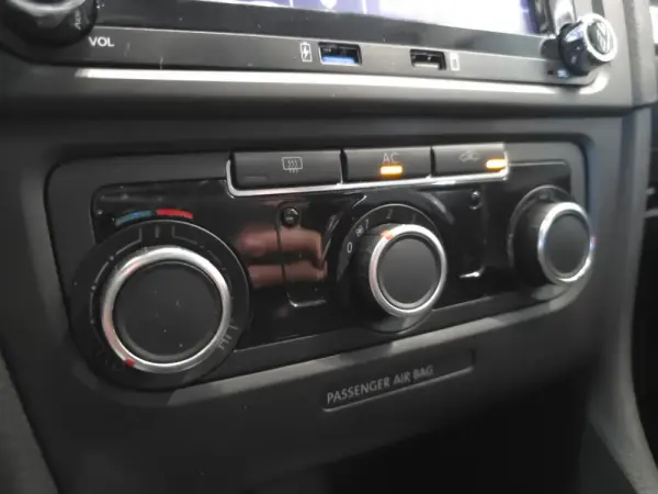 Volkswagen Golf 1.6 TDi Trendline BlueMotion 21