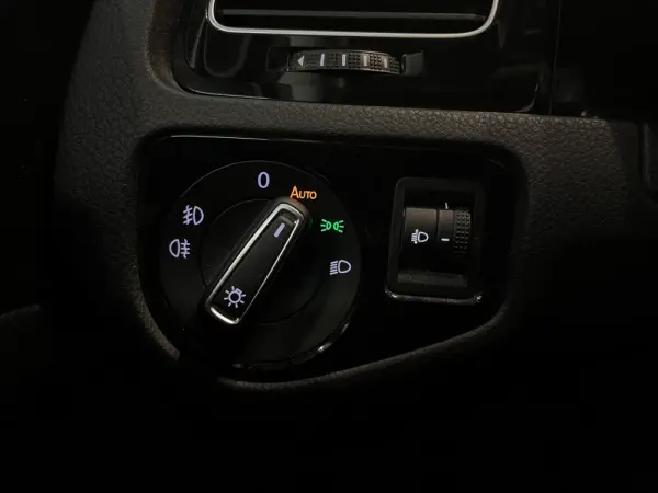 Volkswagen Golf 1.6 TDI Highline 20