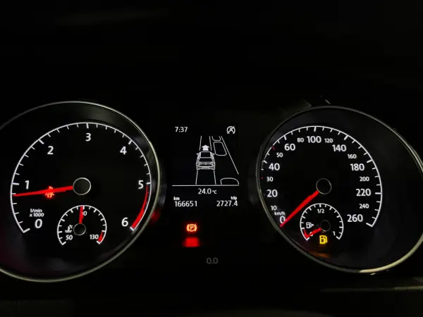 Volkswagen Golf 1.6 TDI Highline 27