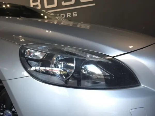 Volvo V40 1.6 D2 Momentum 4