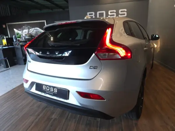 Volvo V40 1.6 D2 Momentum 16