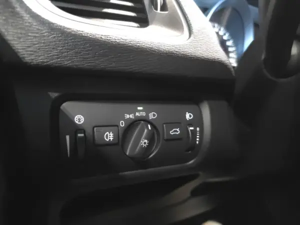Volvo V40 1.6 D2 Momentum 25
