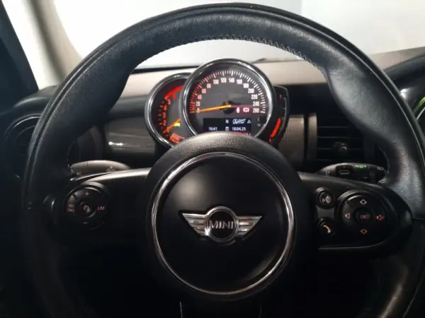 MINI 5 Portas Cooper D 18