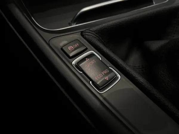 BMW 318 d Line Sport 17