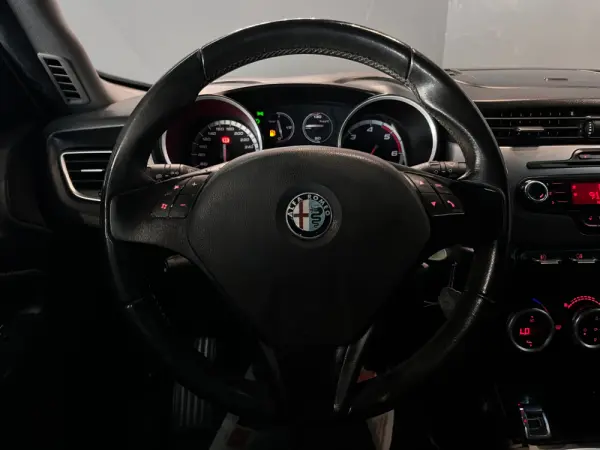 Alfa Romeo Giulietta 1.6 JTDM Exclusive 18