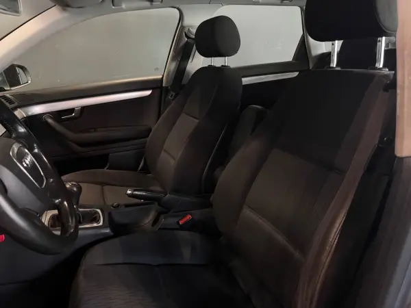 Audi A4 Avant 2.0 TDI S-line 10