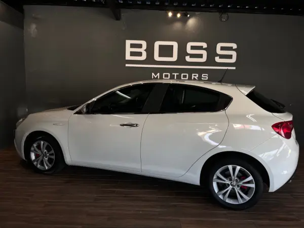 Alfa Romeo Giulietta 1.6 JTDM Exclusive 9
