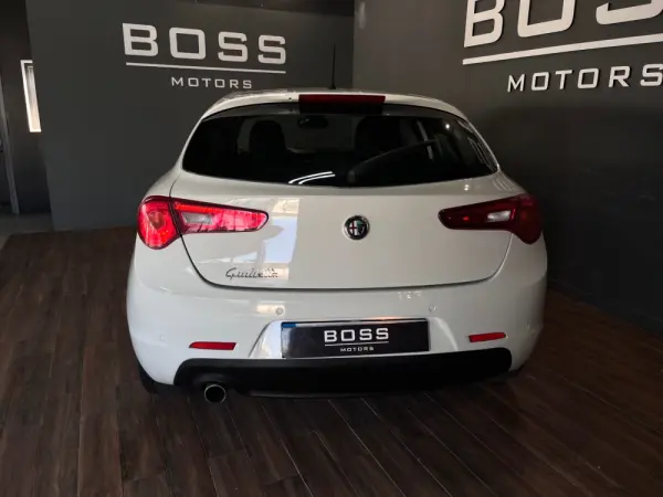 Alfa Romeo Giulietta 1.6 JTDM Exclusive 11