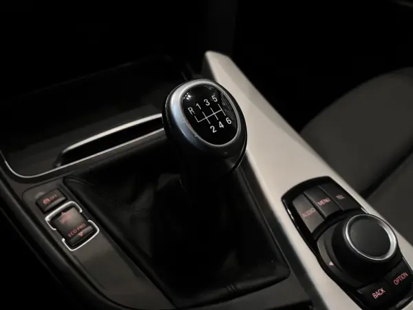 BMW 318 d Line Sport 15