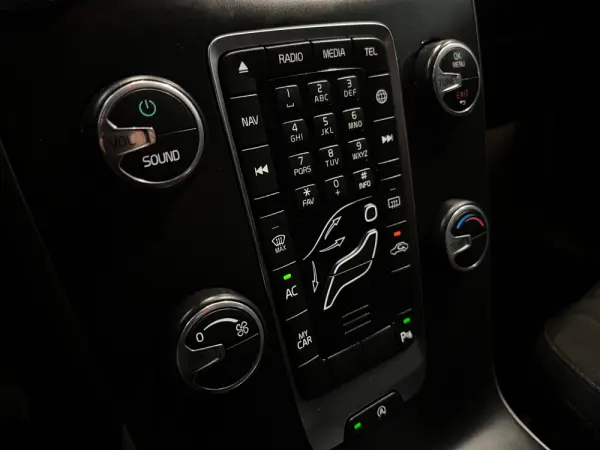Volvo V40 28