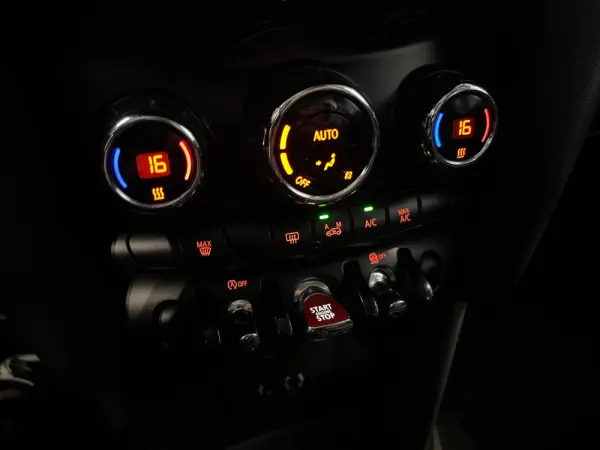 MINI 3 Portas One D 21