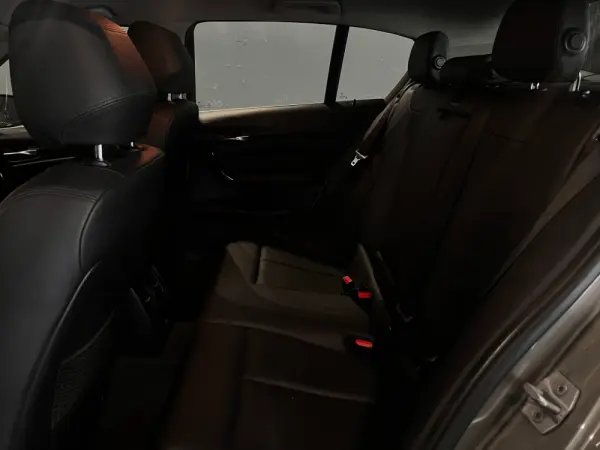 BMW 116 d Sport Line 10