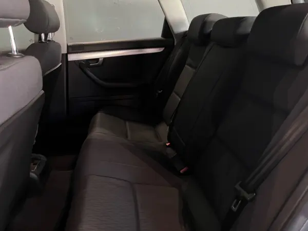 Audi A4 Avant 2.0 TDI S-line 9
