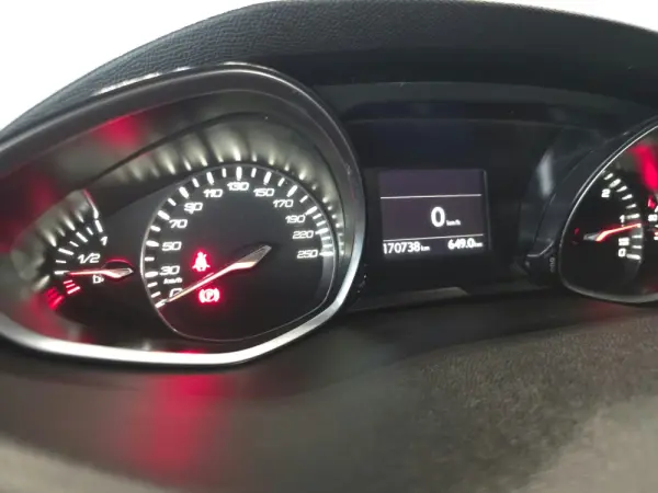 Peugeot 308 SW 1.6 BlueHDi Allure 26