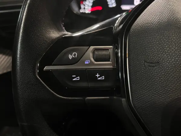 Peugeot 2008 1.5 BlueHDi Active Pack 27