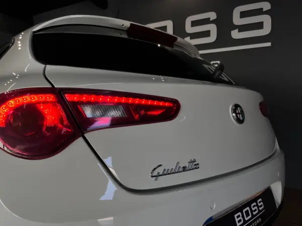 Alfa Romeo Giulietta 1.6 JTDM Exclusive 12