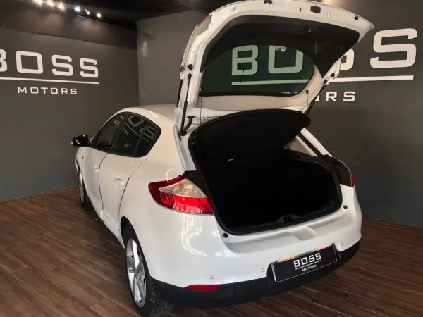 Renault Mégane 1.2 TCE Dynamique SS 10