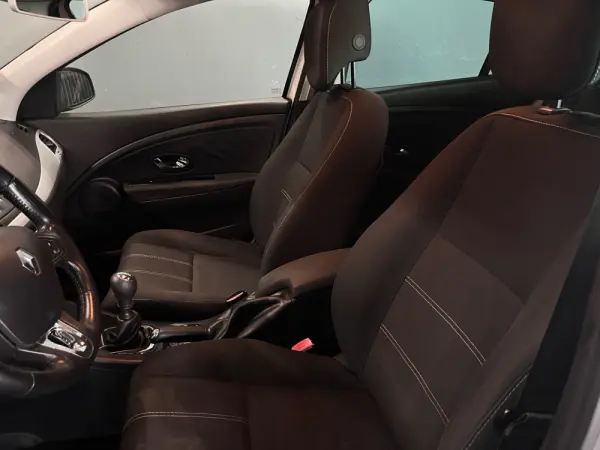 Renault Mégane 1.2 TCE Dynamique SS 25