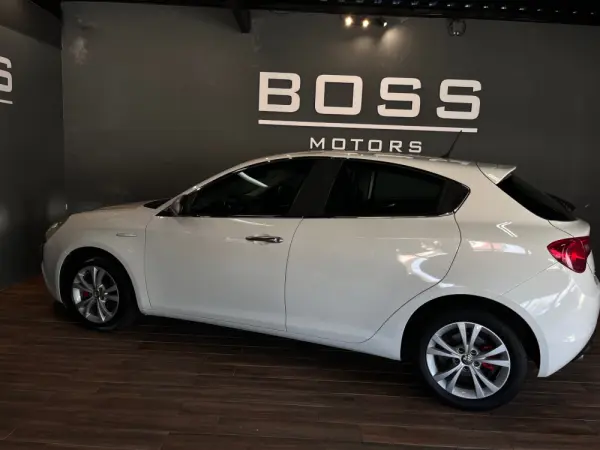 Alfa Romeo Giulietta 1.6 JTDM Exclusive 8