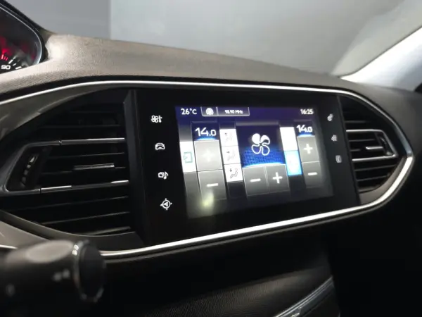 Peugeot 308 SW 1.6 BlueHDi Allure 27