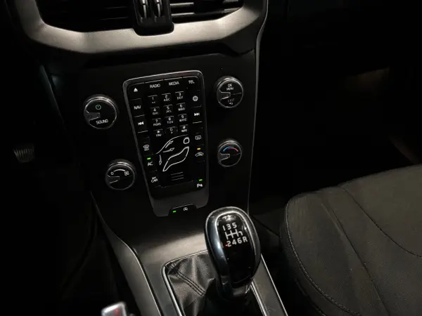 Volvo V40 20