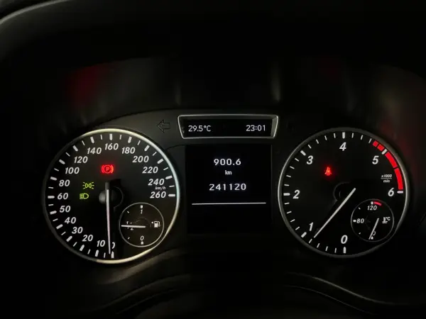 Mercedes-Benz B 180 (CDI) d Urban 19