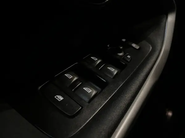 Volvo V40 26