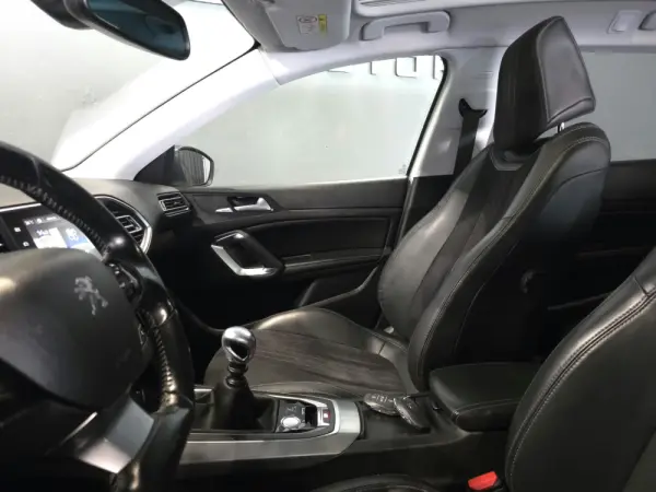 Peugeot 308 SW 1.6 BlueHDi Allure 17