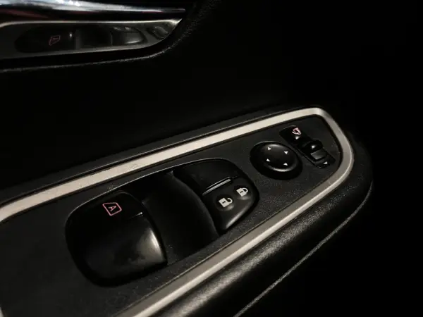 Nissan Micra 0.9 IG-T N-Connecta S/S 26