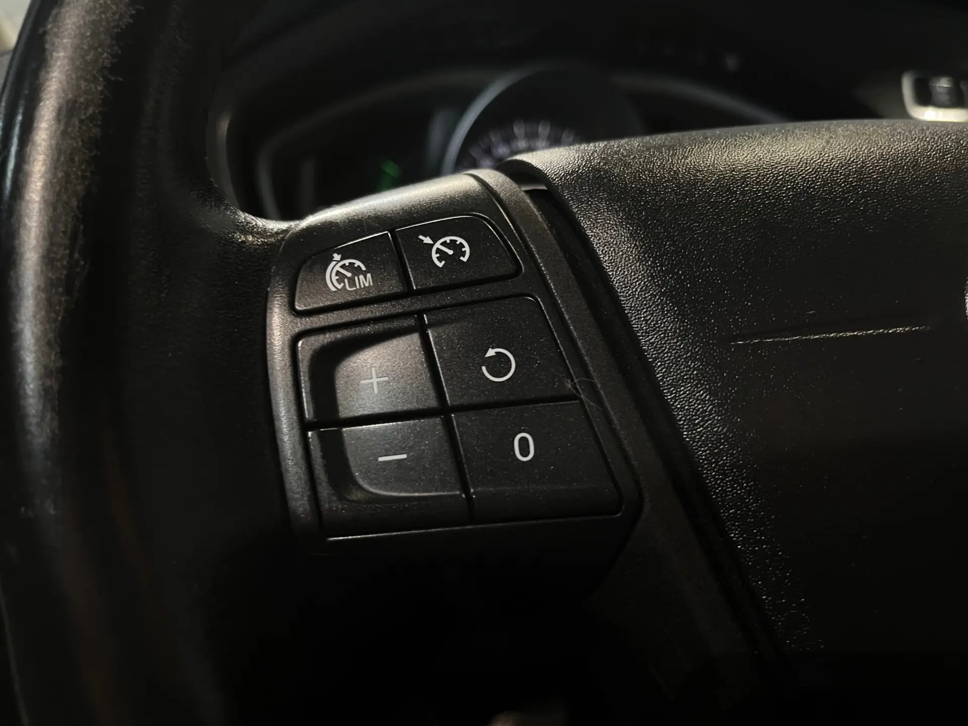 Volvo V40 18