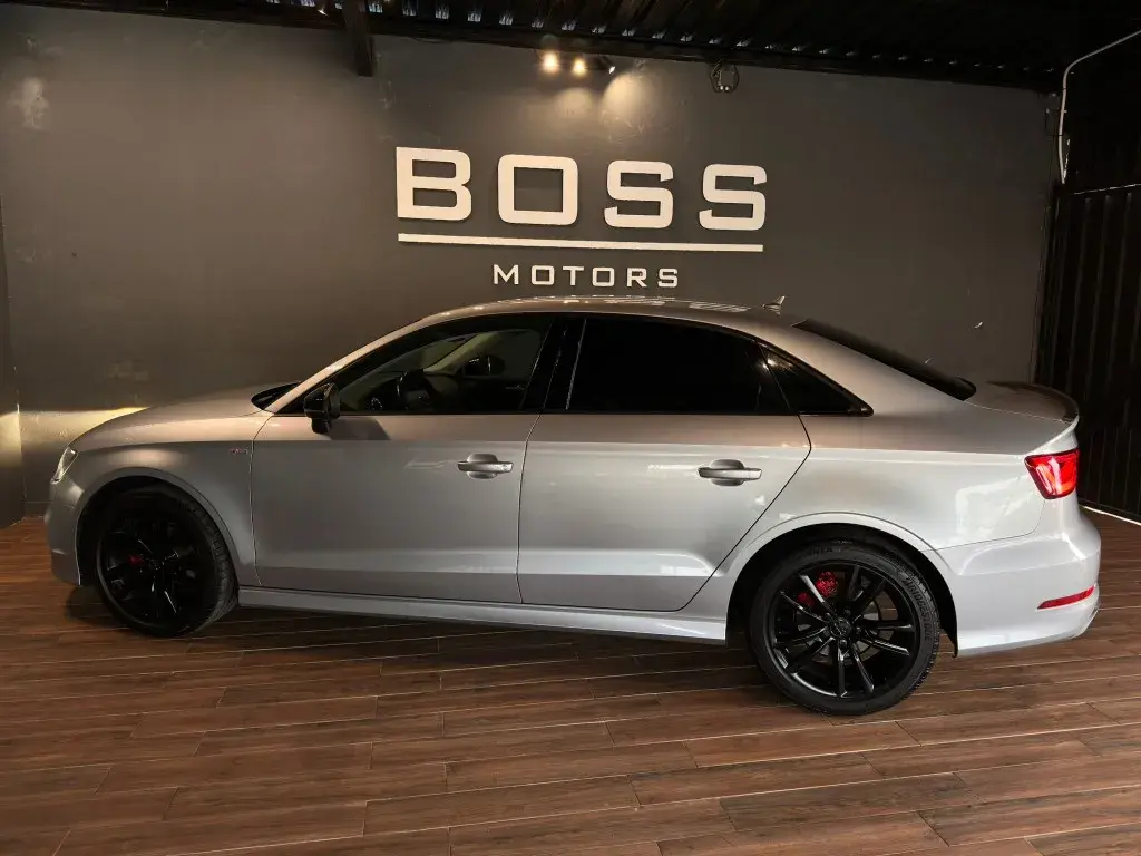 Audi A3 Limousine 1.6 TDI S-line 17