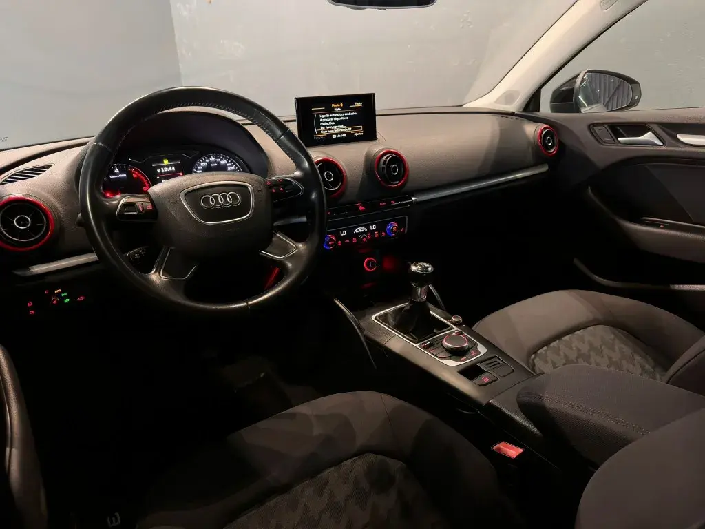 Audi A3 Limousine 1.6 TDI S-line 21