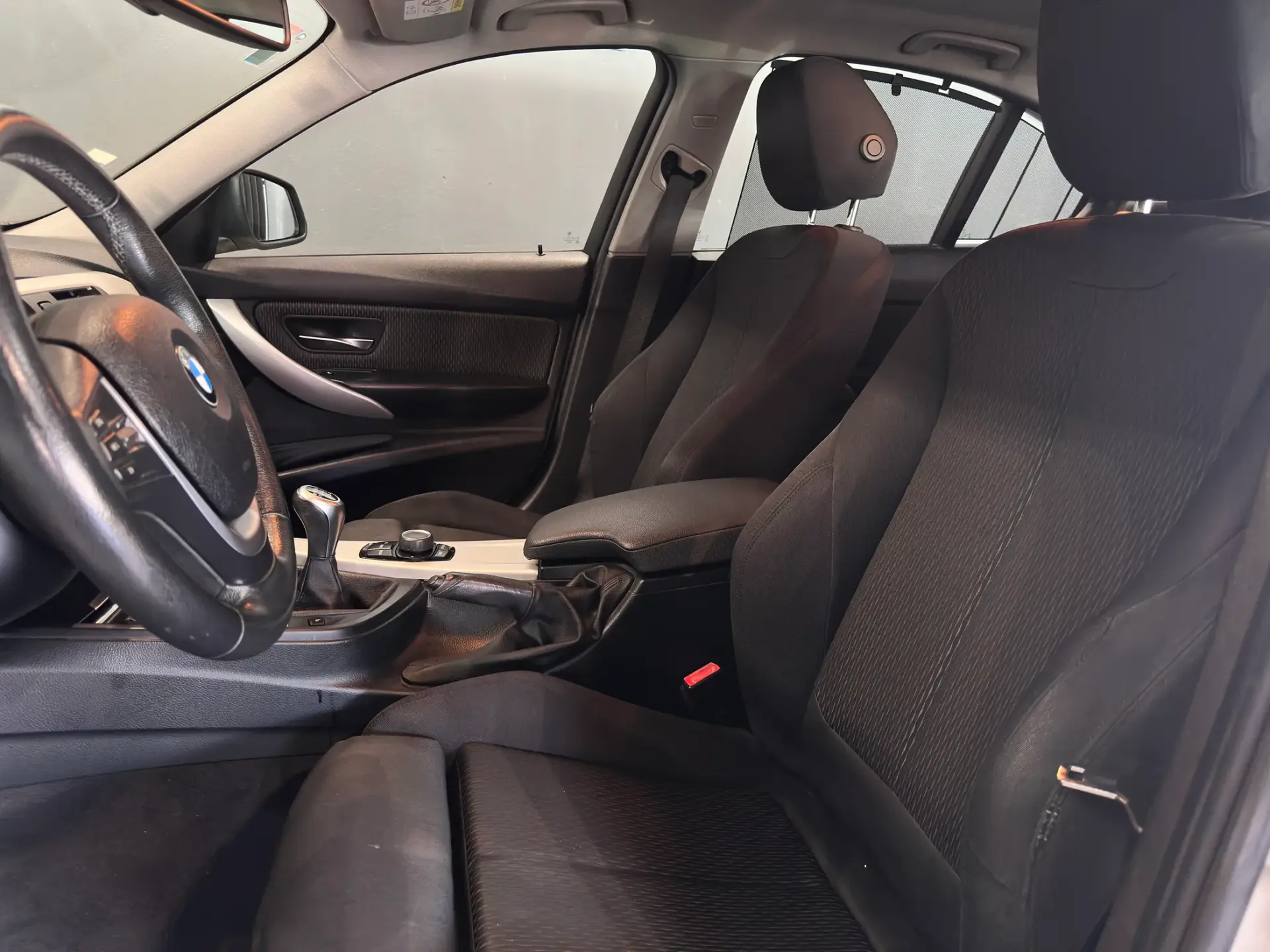 BMW 318 d Line Sport 14