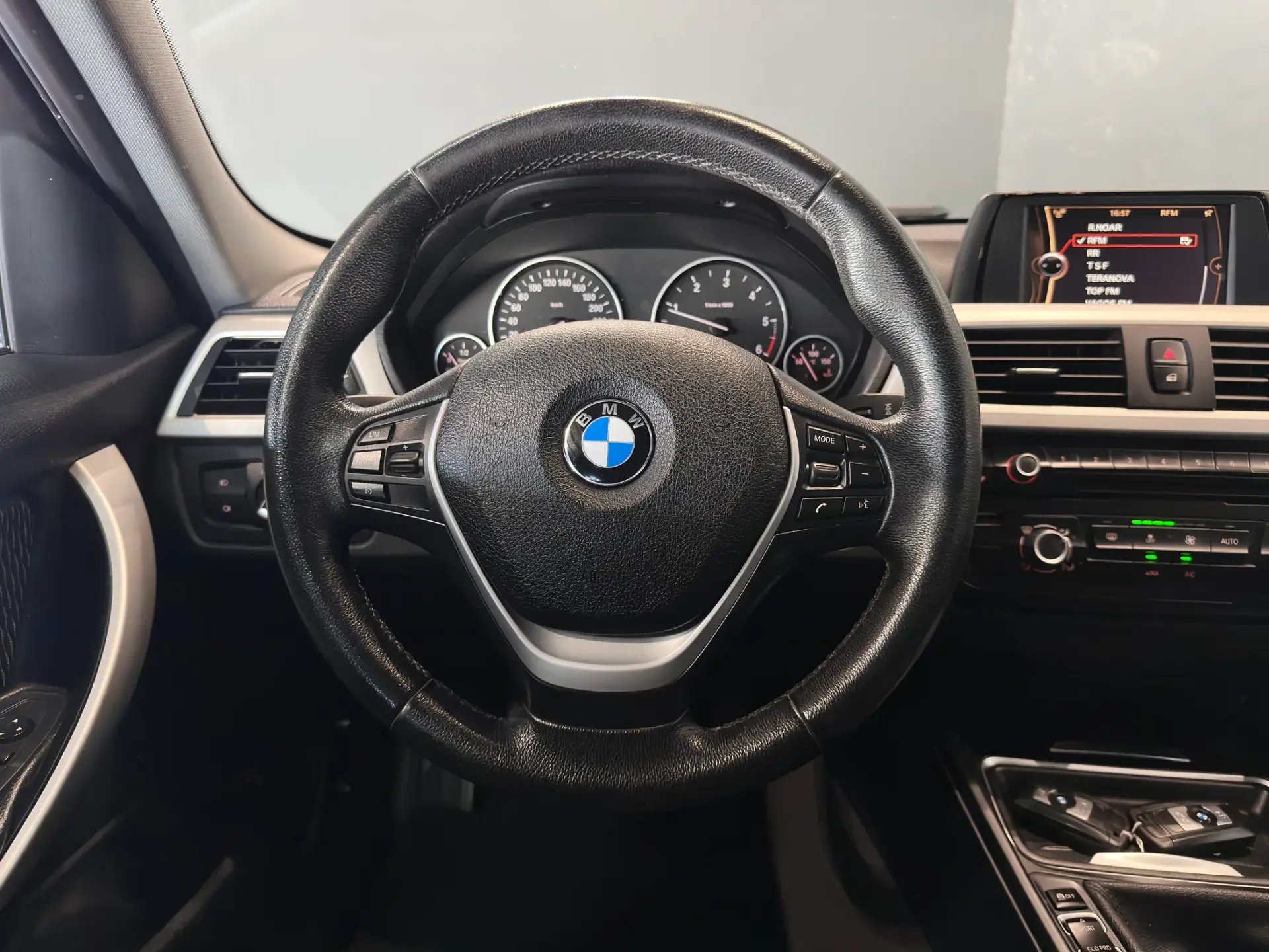BMW 318 d Line Sport 15
