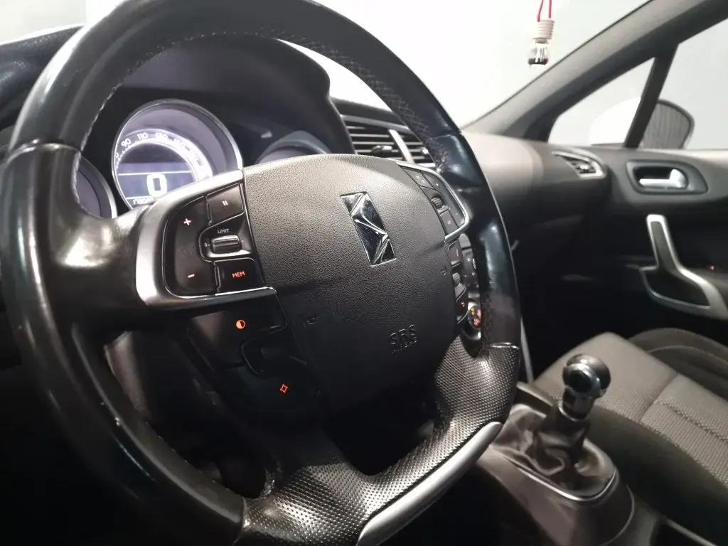 Citroen DS4 1.6 BlueHDi So Chic 22