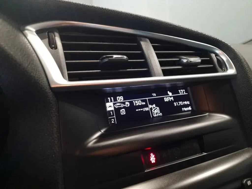 Citroen DS4 1.6 BlueHDi So Chic 28