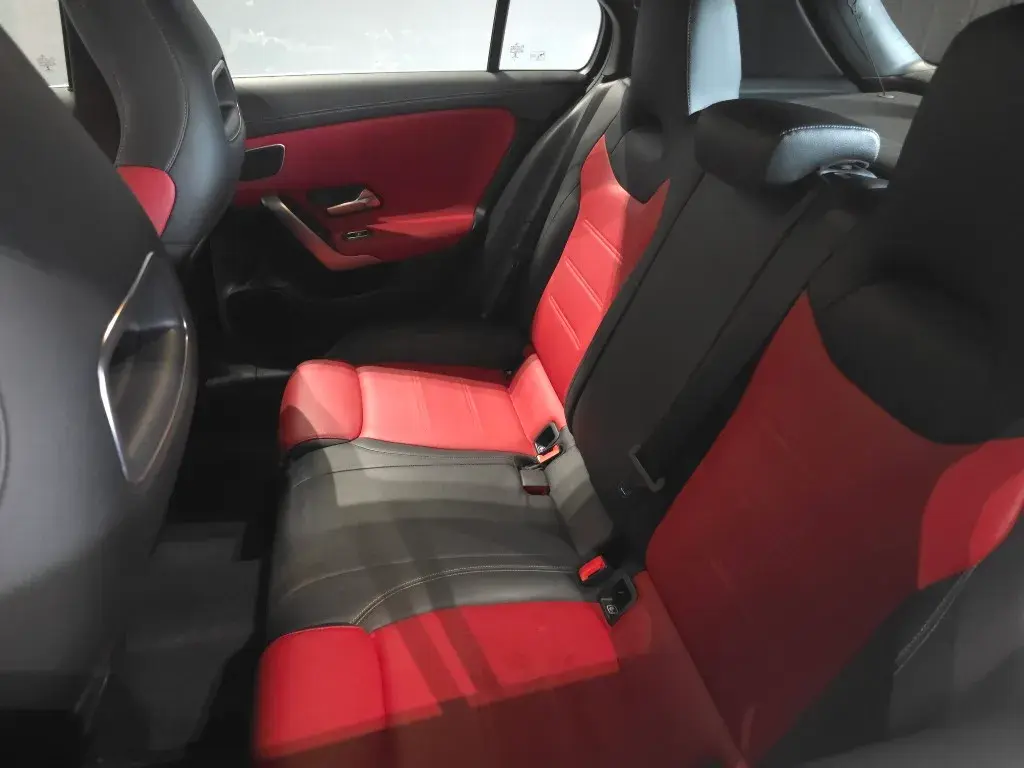 Mercedes-Benz A 180 d AMG Line Aut. 16