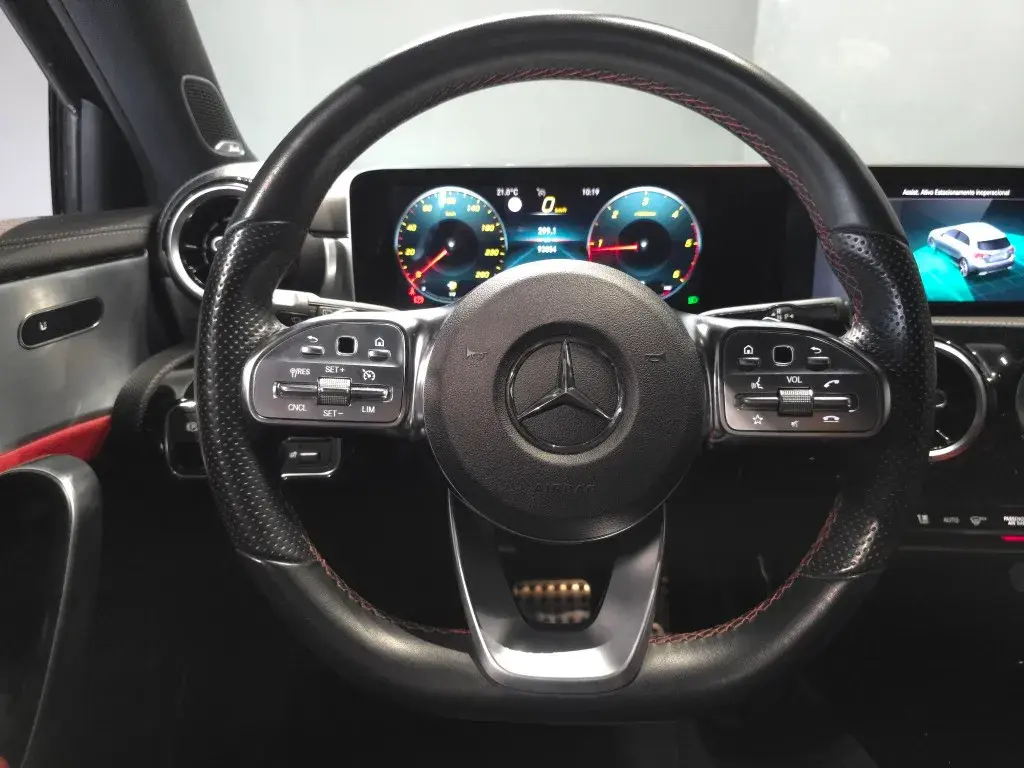 Mercedes-Benz A 180 d AMG Line Aut. 27