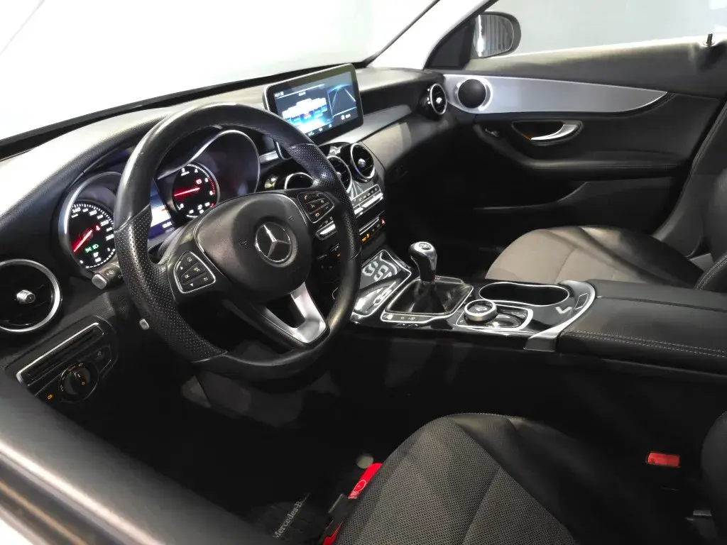 Mercedes-Benz C 200 BlueTEC AMG Line 26