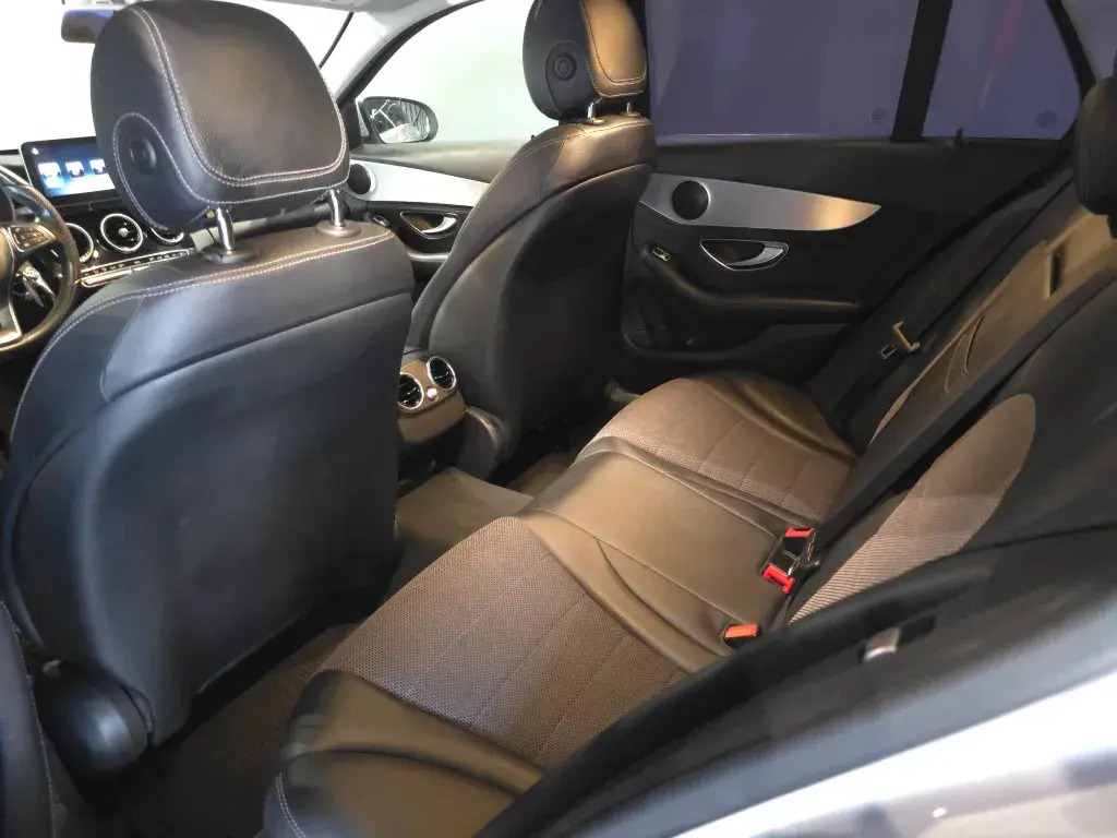 Mercedes-Benz C 200 BlueTEC AMG Line 28