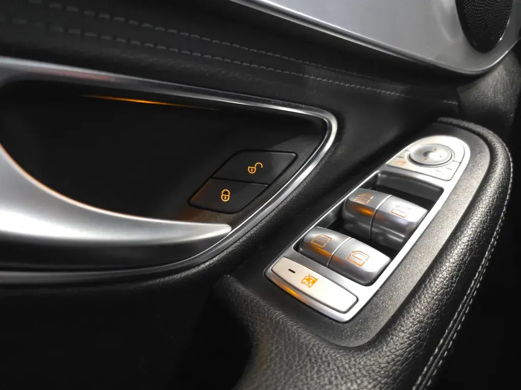 Mercedes-Benz C 200 BlueTEC AMG Line 31