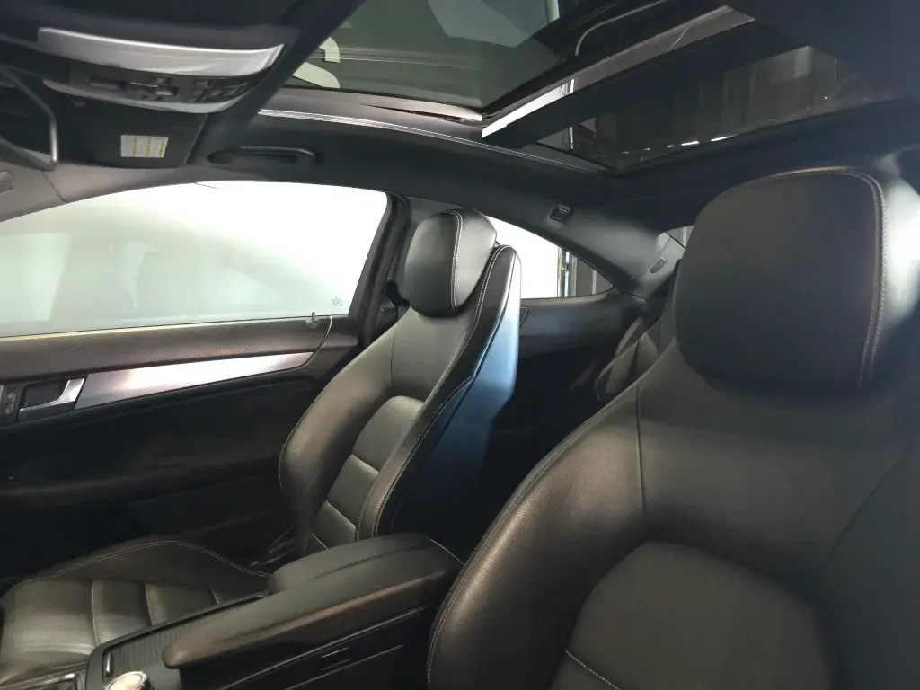 Mercedes-Benz C 220 Outro 16