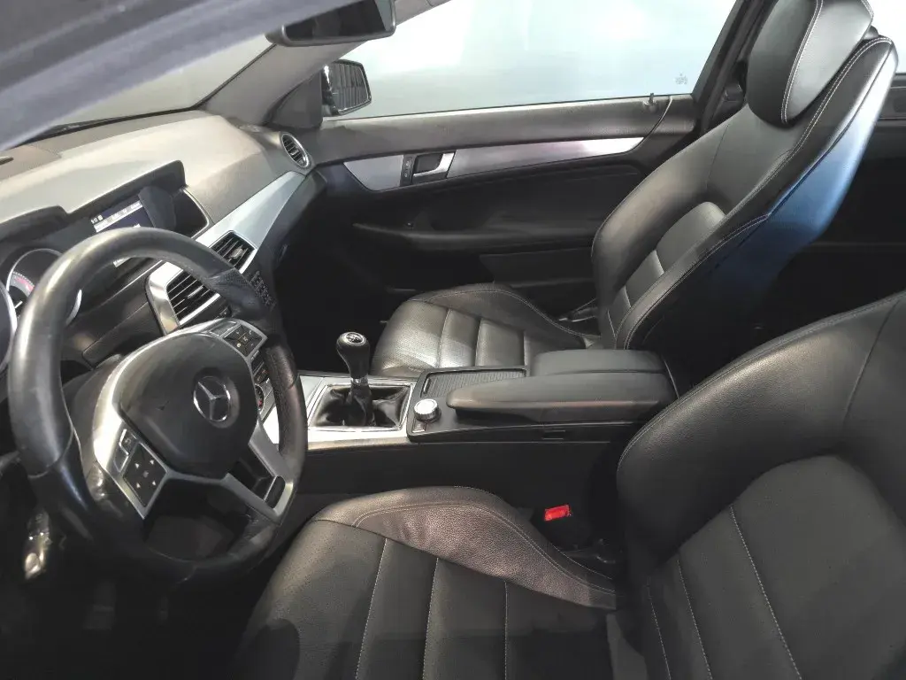 Mercedes-Benz C 220 Outro 17