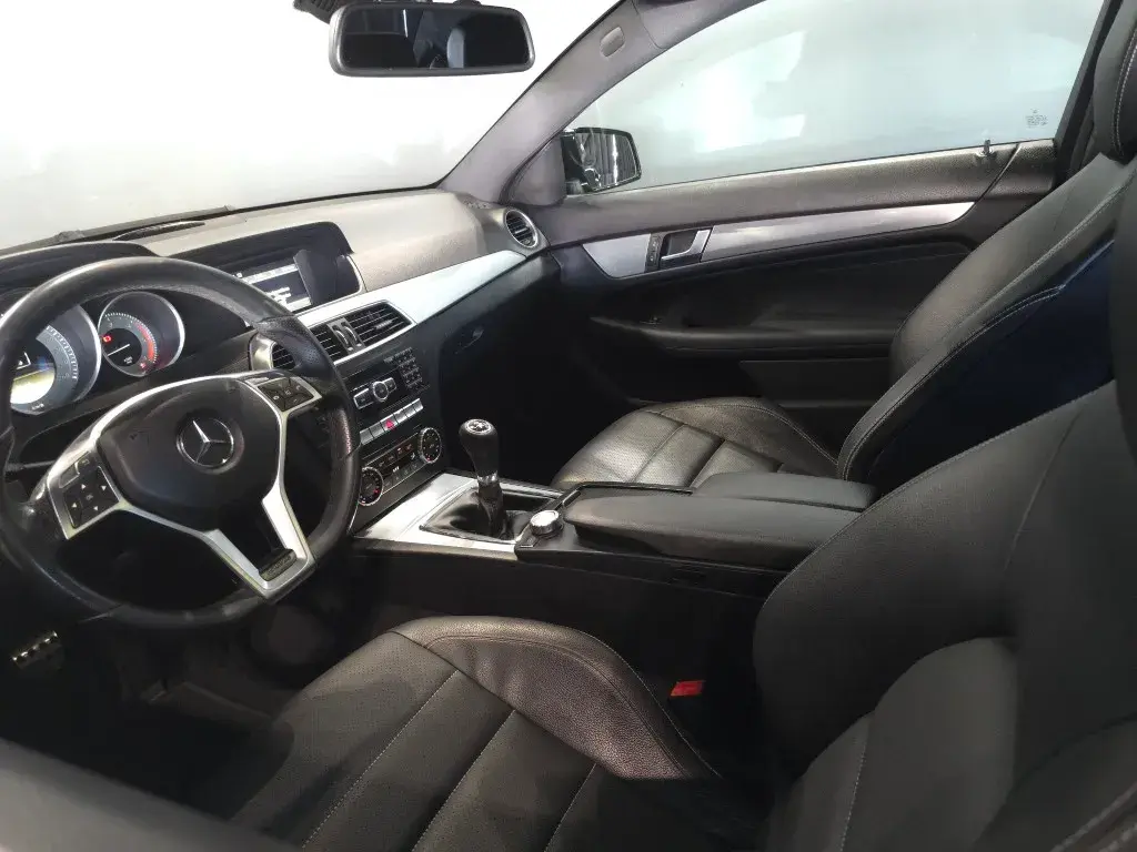 Mercedes-Benz C 220 Outro 18