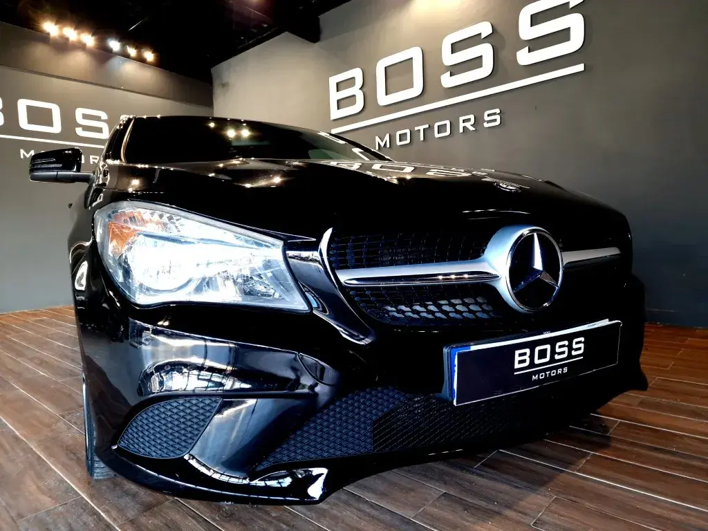 Mercedes-Benz CLA 200 d Shooting Brake Urban 3