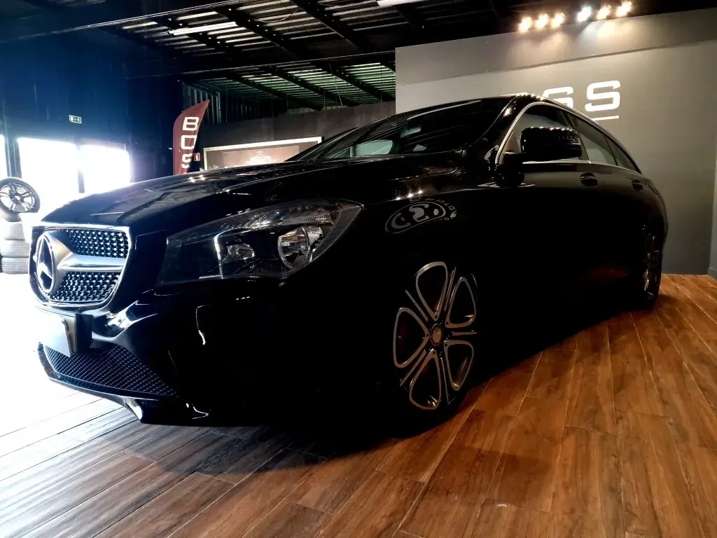 Mercedes-Benz CLA 200 d Shooting Brake Urban 9