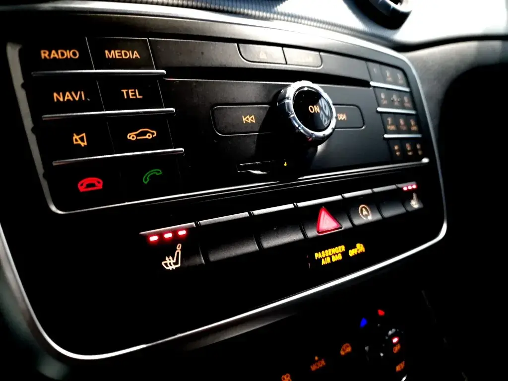 Mercedes-Benz CLA 200 d Shooting Brake Urban 38