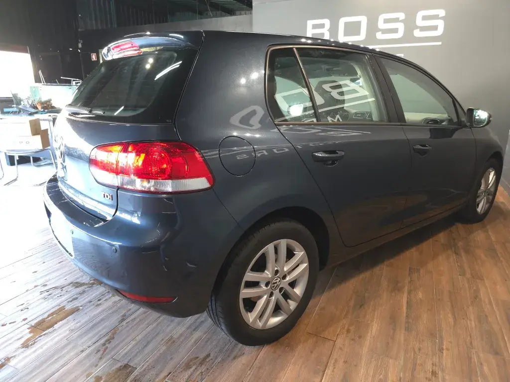 Volkswagen Golf 1.6 TDi Trendline BlueMotion 11