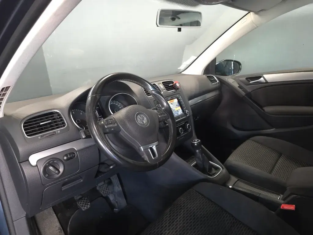 Volkswagen Golf 1.6 TDi Trendline BlueMotion 13