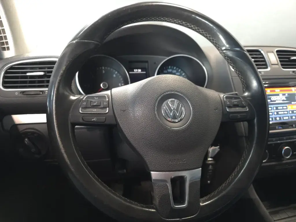 Volkswagen Golf 1.6 TDi Trendline BlueMotion 23
